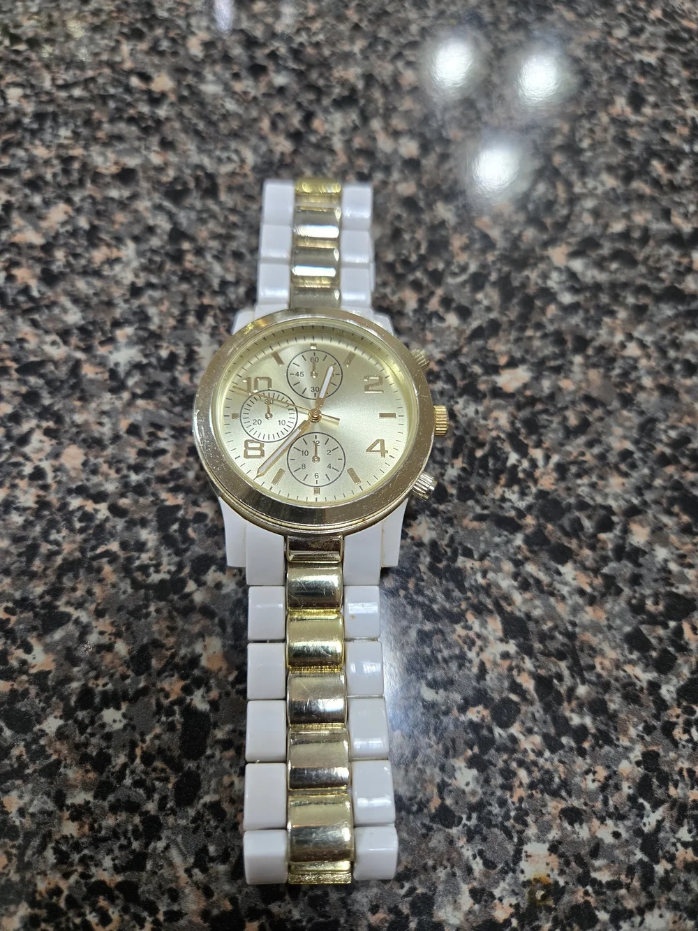 Gold and White Women's Fashion Watch - Elegant Two-Tone Bracelet